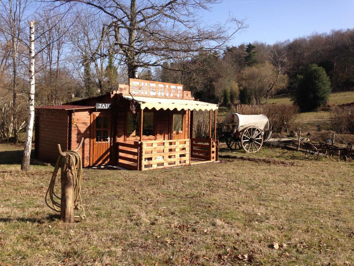 Voyage Spatio-Temporel Poussanges Exterior photo